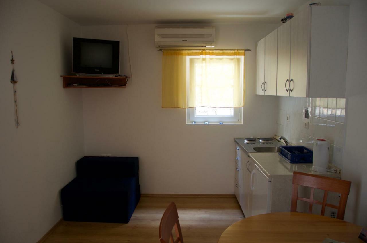 Apartment Viveniti Klenovica Exteriör bild